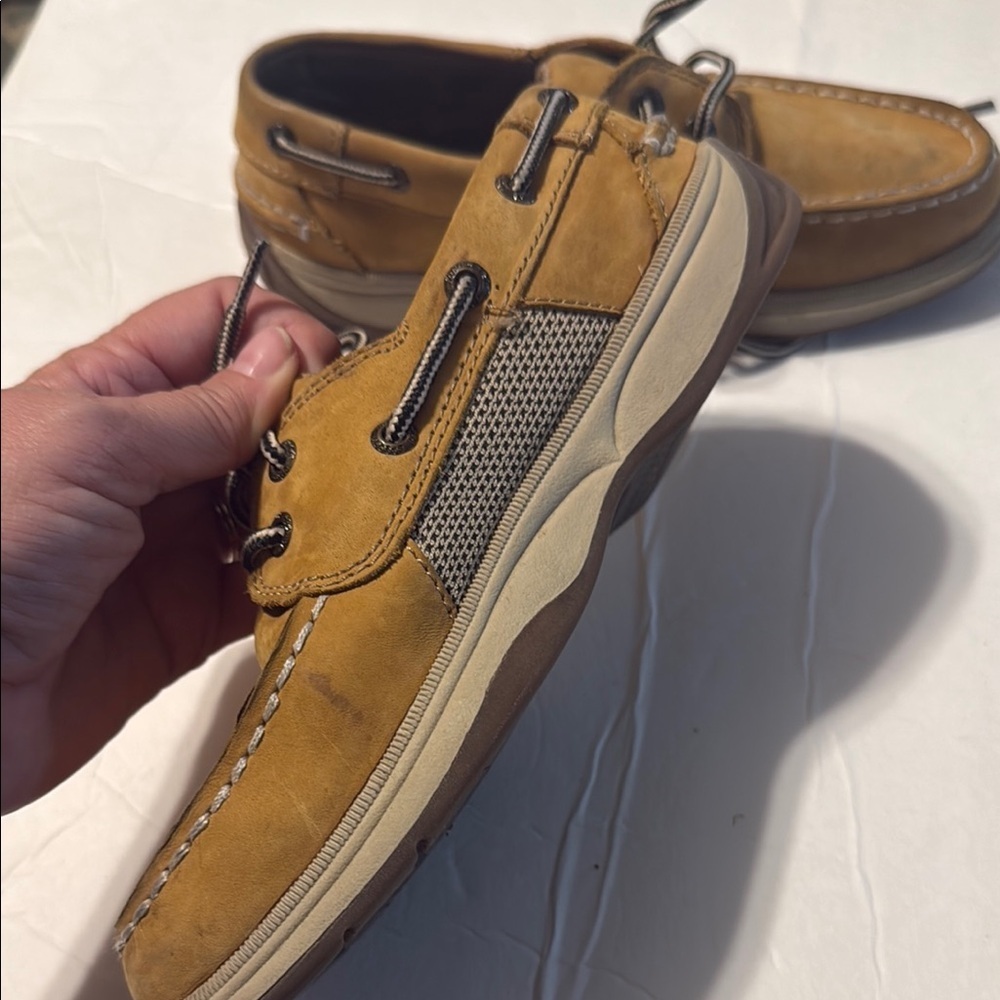 Sperry Tan Boat Shoes with Moccasin Toe and Leather Laces - Picture 4 of 6